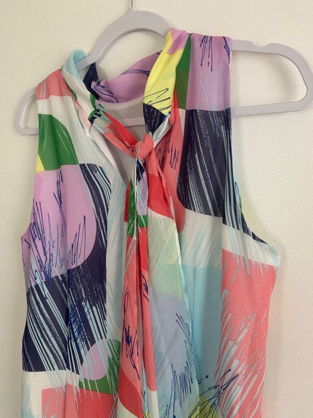 Signature By Robbie Bee Multicolor Abstract Sleeveless Shift Dress With Scarf Ti - Picture 3 of 7